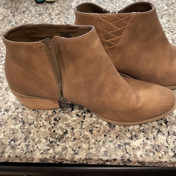 American Eagle Size 10 Ankle Booties - Picture 4 of 4